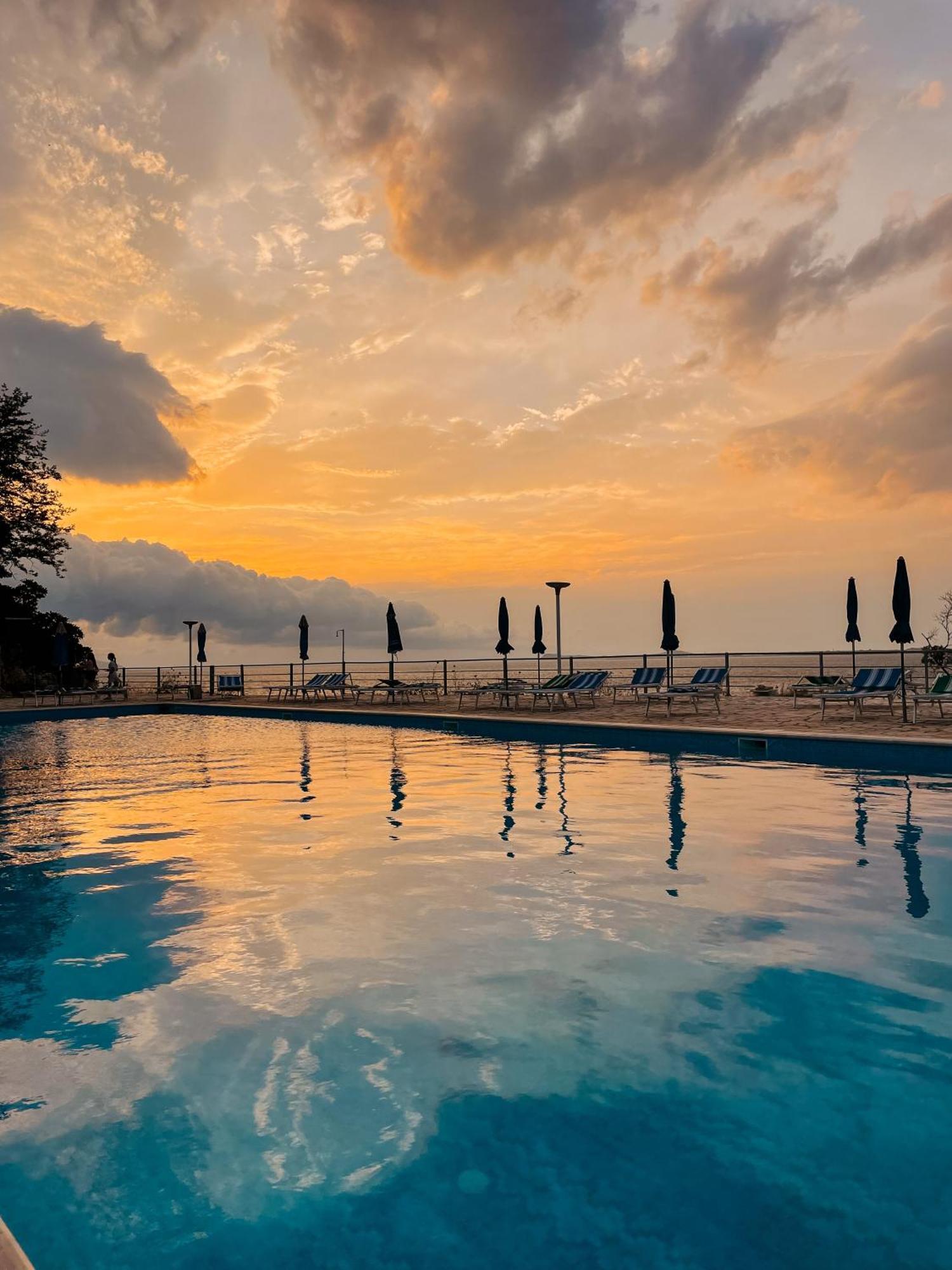 Aqua Holiday Apartments Vlorë Esterno foto