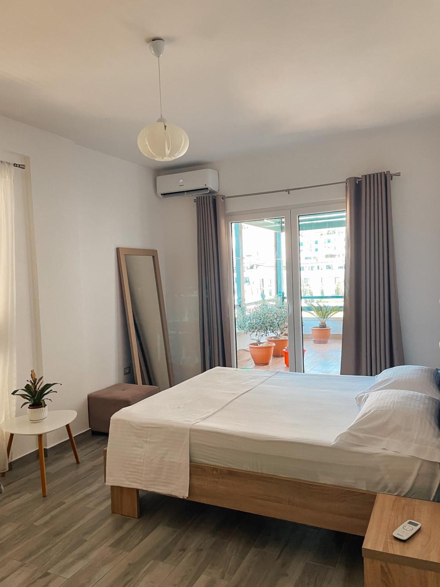 Aqua Holiday Apartments Vlorë Esterno foto