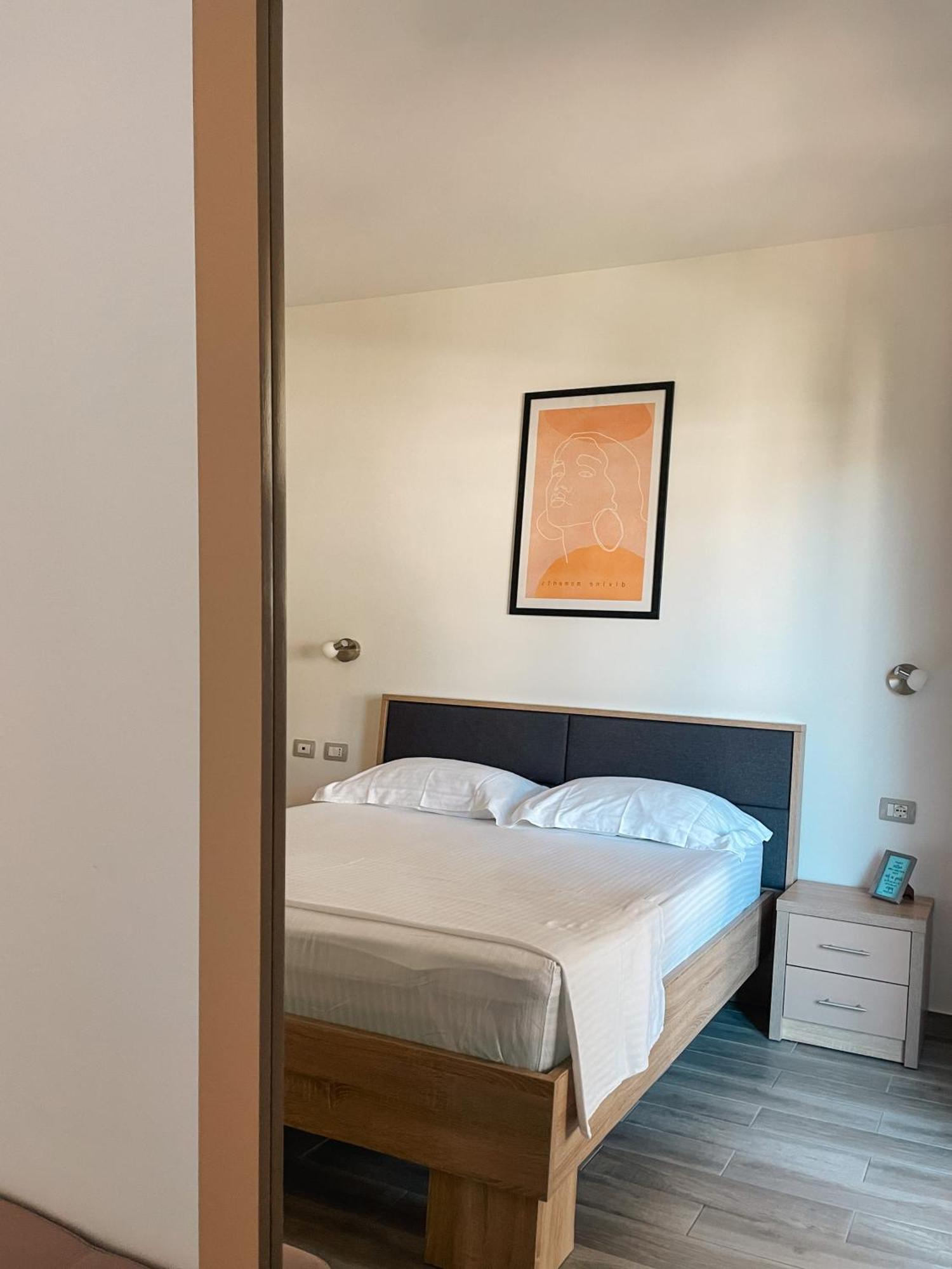 Aqua Holiday Apartments Vlorë Esterno foto